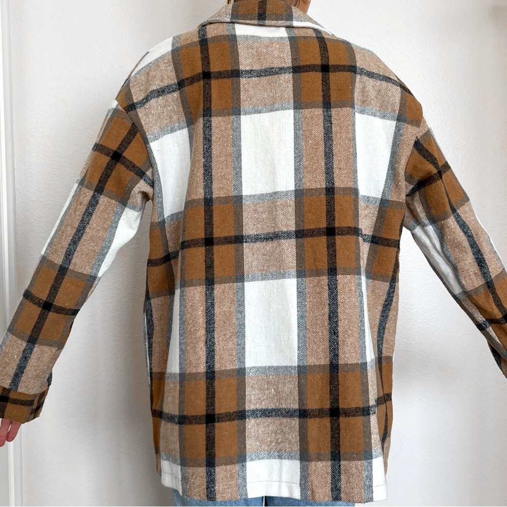 orange and white plaid shacket for fall, autumn, winter trendy women’s fashion - Picture 4 of 10